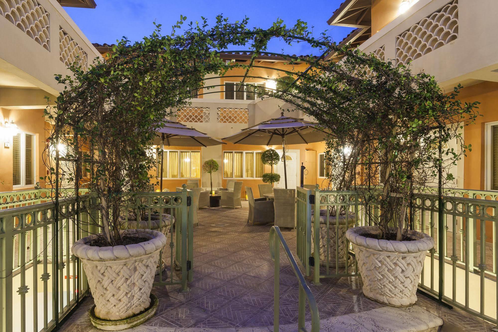 Sun Harbour Boutique Hotel Bal Harbour Ngoại thất bức ảnh